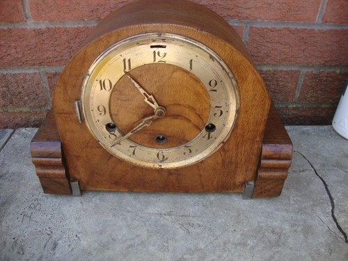 Mantle clock