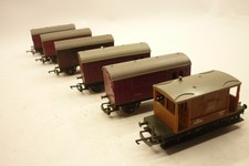 6 x TRI-ANG 00 gauge BR WAGONS - HORSE BOXES & BRAKE,                          g