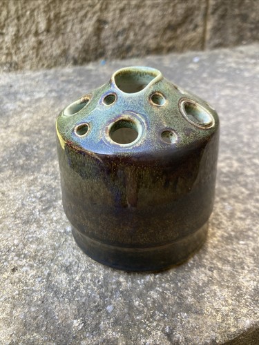 Iden pottery flower - frog, vase