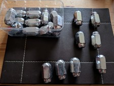 Nissan 350z Wheel Lug Nuts OEM 20 Nuts Good Condition from my 2004 model