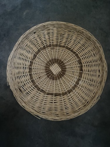 Vintage wicker platter tray - wicker, platter/tray