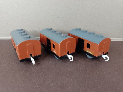 Three mail wagons tomy - mail,