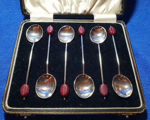 Cased set six - cased,