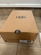 Large UGG W Size 7 EMPTY BOX