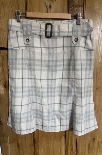 Burberry skirt size genuine - size,