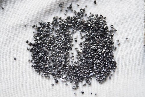 Natural dust black - dust, uncut
