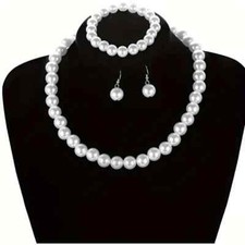 Elegant Pearl Jewellery Set