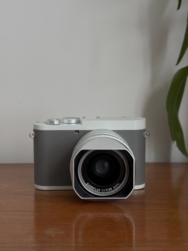 Leica ghost hodinkee - leica,