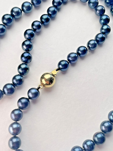 Blue black natural pearl - blue,