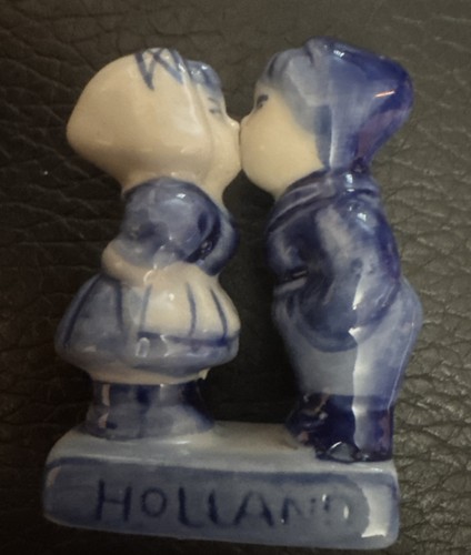 Delft kissing couple blue - delft,