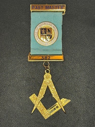 Irish masonic past master - past,