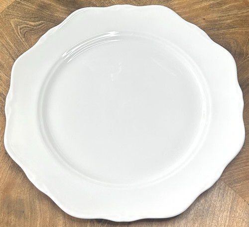 White scalloped serving - scalloped,