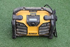 FAULTY DEWALT DCR017 SITE RADIO FOR SPARES OR SPARES.