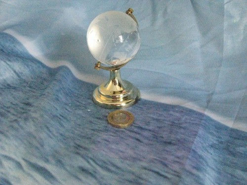 Small crystal world globe - small,