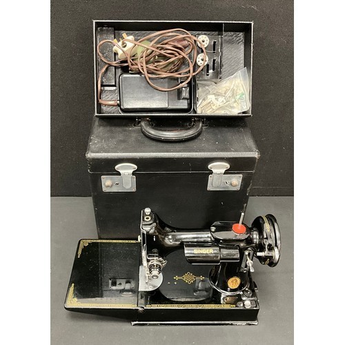 Singer featherweight antique - singer,