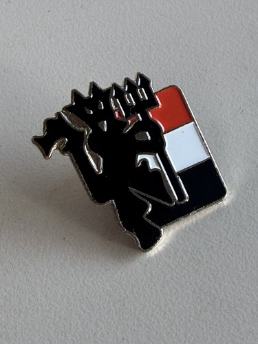 Manchester united badge black - manchester,