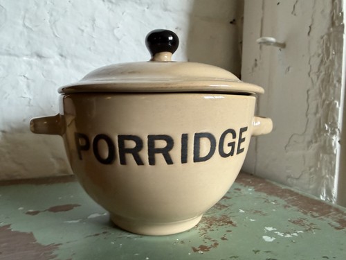 Ceramic porridge bowl with - bowl, lid