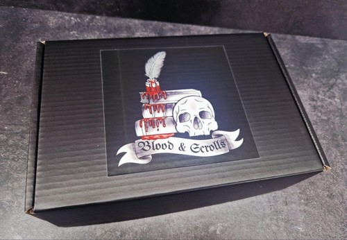 Mystery horror book box - mystery, (two