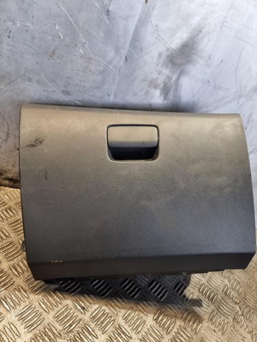 Mercedes benz cla 220 glove - benz,