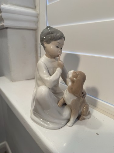 Lladro 4522 shhh quiet - ‘shhh,