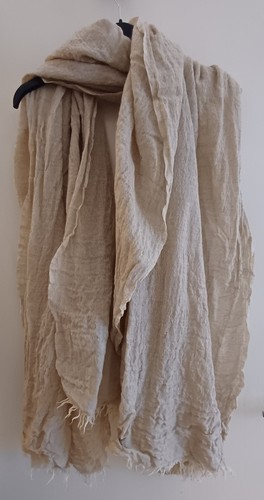 Selected liberty 100 wool - by, 100%