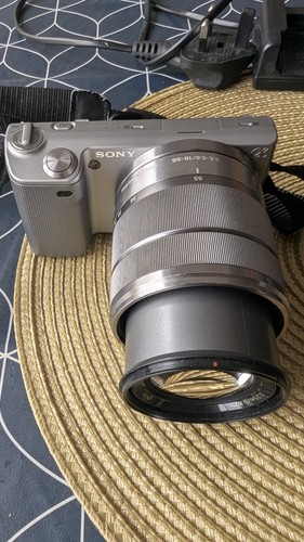 Sony nex mirrorless digital - nex-5,