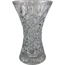 Crystal Clear Floral Cut Pattern Decorative Glass Vase Elegant Design 18.5 cm