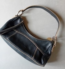 KENNETH COLE: Reaction. Ladies Shoulder Bag. Black Leather.