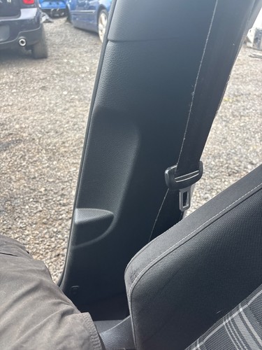 Lower pillar trim - trim, 2016