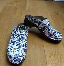 Fabulous Bjorn Blue Floral Leather Traditional Clogs, Size 8 (EU42) 
