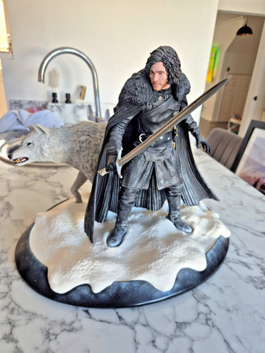 Jon snow and direwolf - direwolf, statue