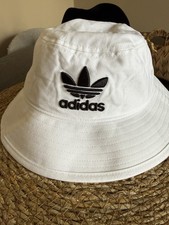 Adidas bucket Hat - White