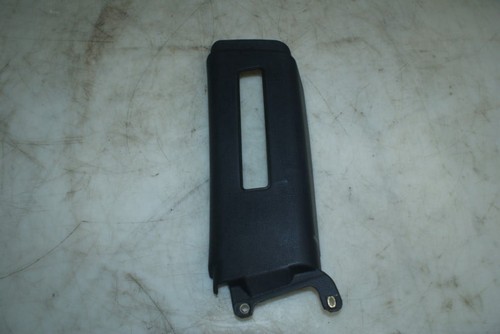 Right pillar black trim - b,