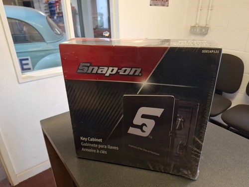 Snap tools key cabinet - on,