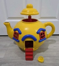 VINTAGE BIG YELLOW TEAPOT - BLUEBIRD TOYS 1981 - 1980s CLASSIC / RETRO KIDS TOY