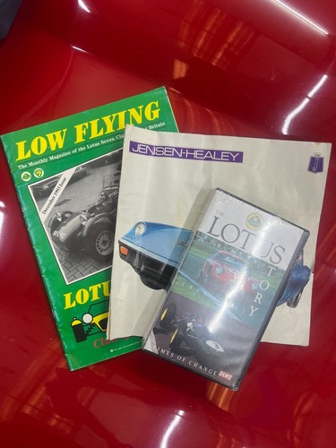 Low flying lotus caterham - flying,