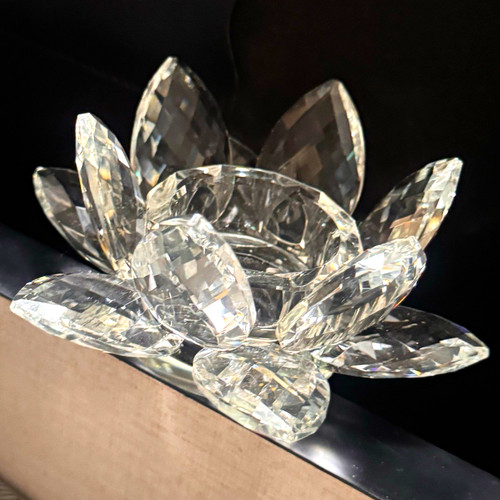 Unmarked clear glass - glass, lotus