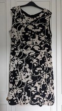 Minuet Petite Black & White