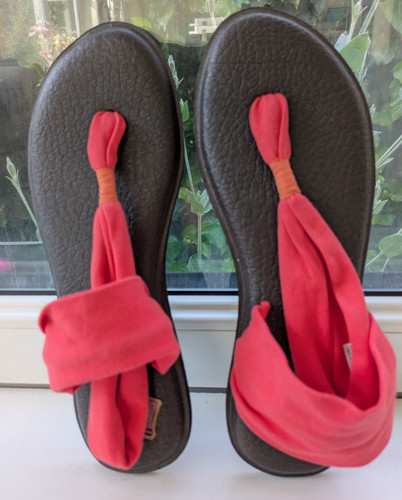 Coral sanuk yoga sling - coral,