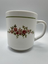 Arcopal Milk Glass Mug - pattern tiny Roses With Green Line Vintage France VGC