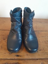 CLARKS SOFT LEATHER NAVY BLUE
