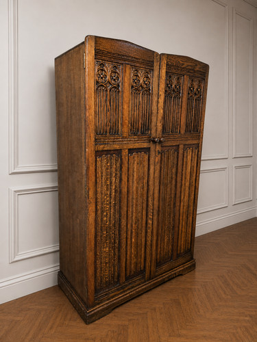 Antique gothic style oak - an,