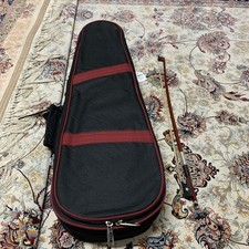 Stringers VIOLIN CASE  1/16SIZE , great Condition . With bow