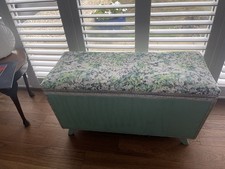 Orangery, Conservatory, Bedroom -Sympathetically Upgraded Ottoman: Green/silver