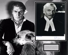 LAURENCE OLIVIER SIGNED PHOTO MOUNT 
