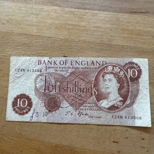 British shillings bank - /-,
