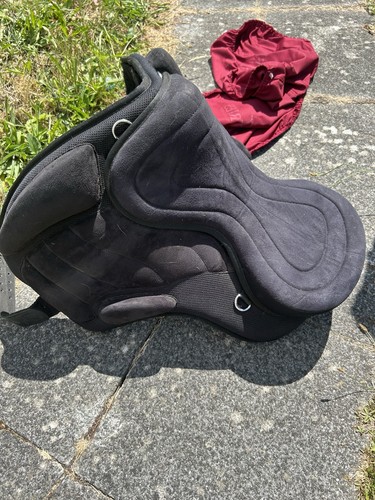 Black treeless saddle w - treeless,