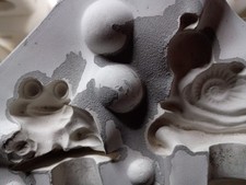 Mcnees Molds. Snail and Frog