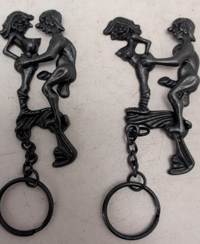 Sexy couple keyrings metal - sexy,