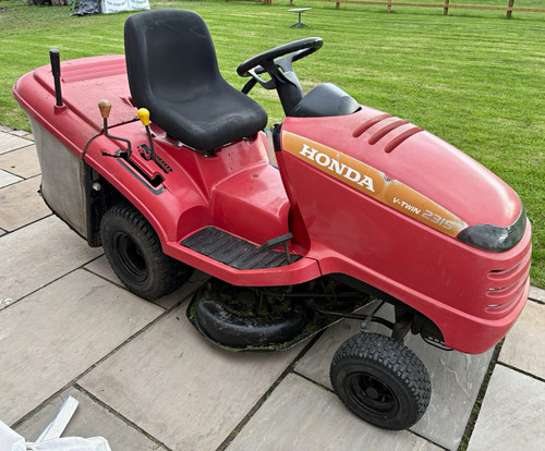 Honda 2315 ride petrol lawn - honda,